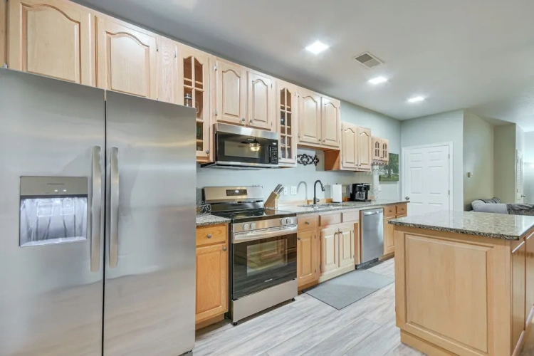 3 Bedrooms Apartment