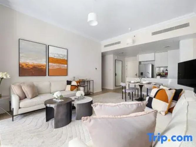 Stylish 2BR with Beach Access