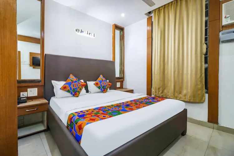 FabHotel Nand