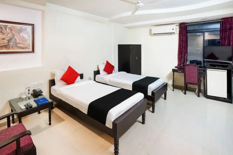 Tribecca Inn by OYO Rooms