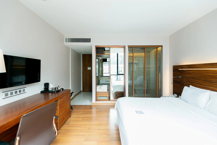 Sacha's Hotel Uno