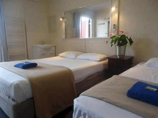 Kingsford Riverside Inn