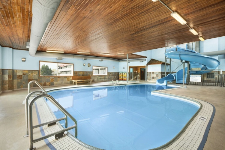 Days Inn by Wyndham Golden photo 19