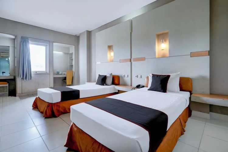 Standard Twin room