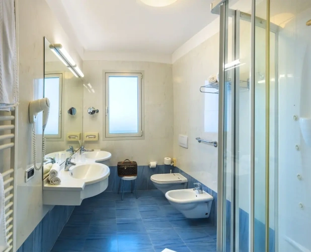Deluxe Double room with partial sea view