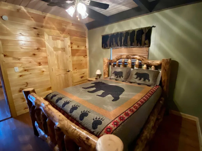 Million Dollar View - Four Bedroom Cabin