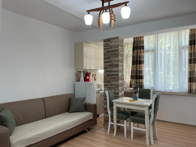 Lovely one-bedroom apartment with private entrance