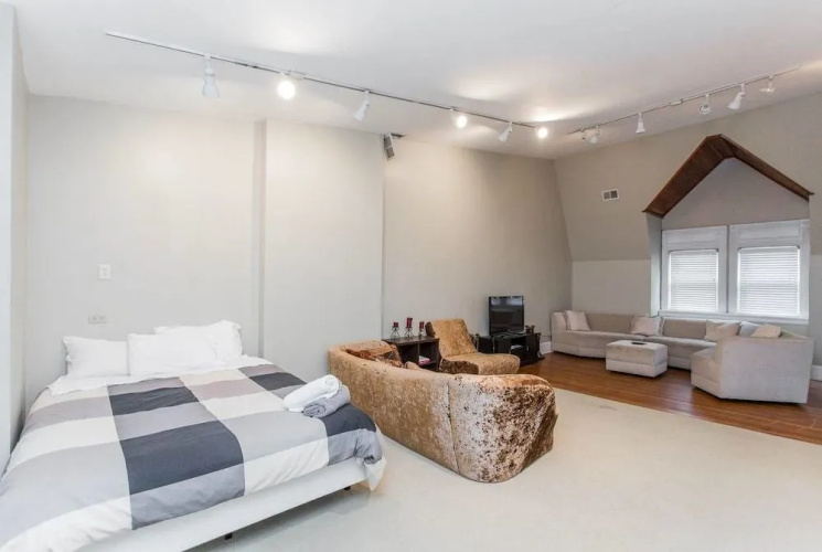Safe Spacious Mansion Indowntown