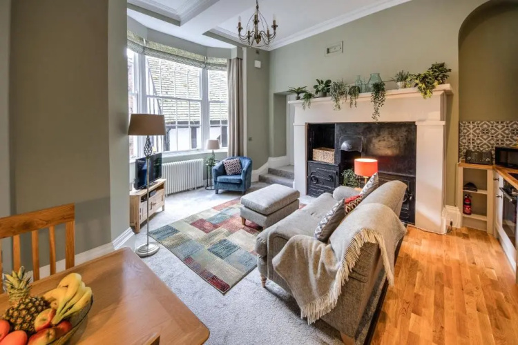 2 Rowntree House