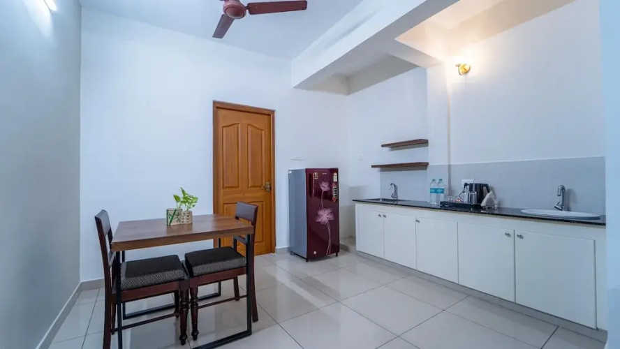 Treebo Petals Suites Marine Drive