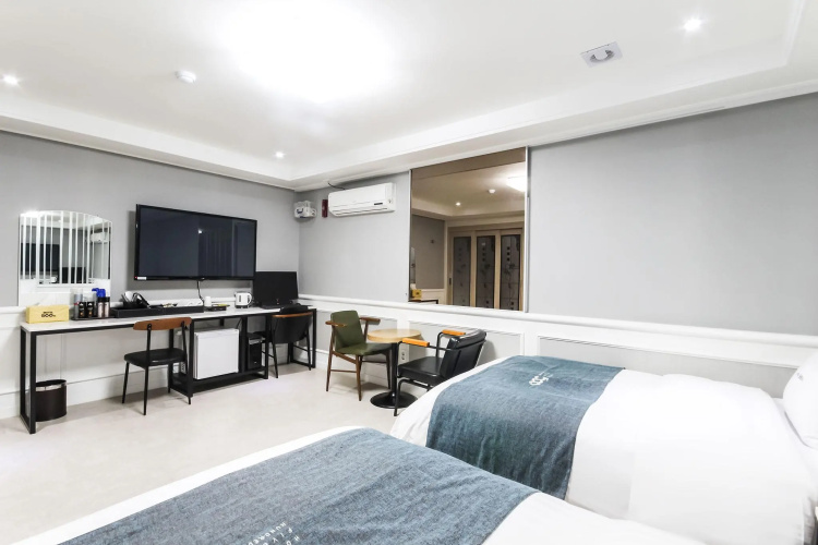 500th Hotel