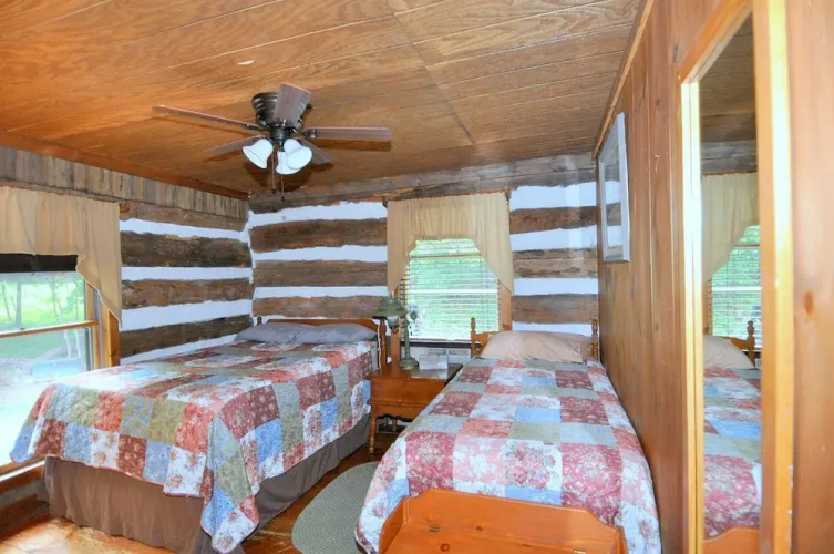 Pondview Cabin - Log Cabin Retreat