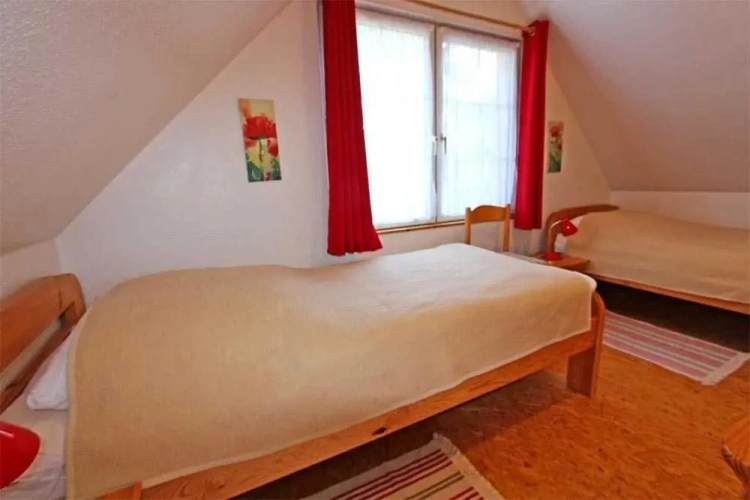 2 Bedrooms Cottage