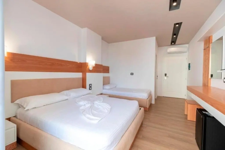 Deluxe Triple room with sea view