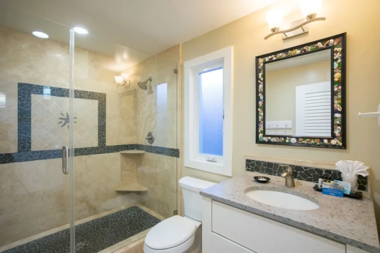 Standard Quadruple room with balcony and with ocean view
