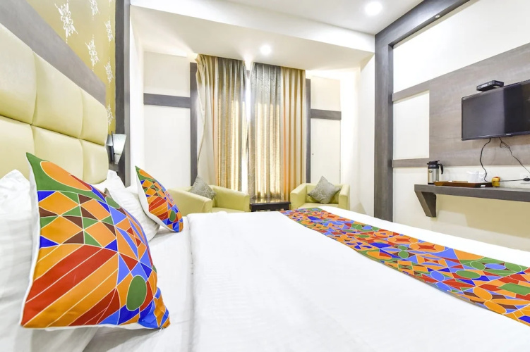 Fabhotel Golden Palms