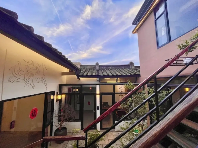 4 Bedrooms Comfort Cottage with courtyard view