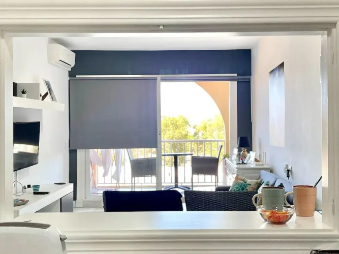 Seaside Flat With Shared Pool