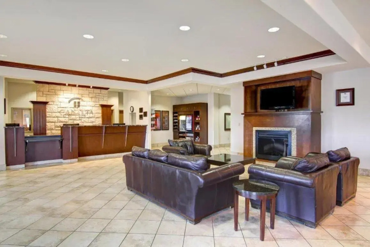 Coast Weyburn Hotel