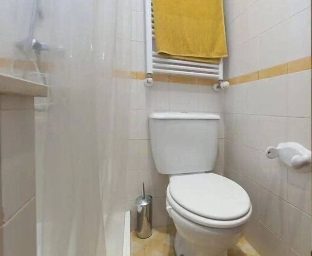 4 Bedrooms Apartment with balcony