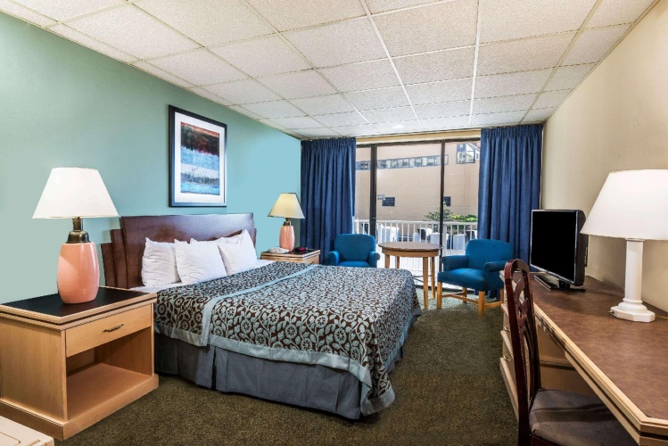 Standard Double room with balcony and with partial view