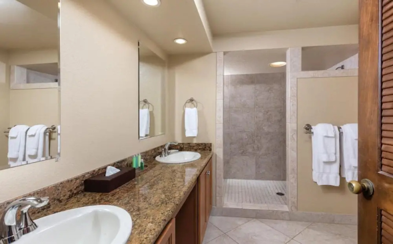 Kona Coast Resort by VRHost