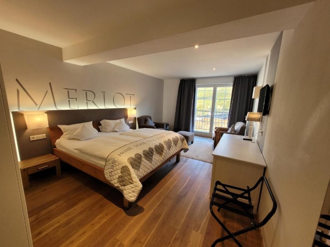 Deluxe Double room with balcony and with sea view