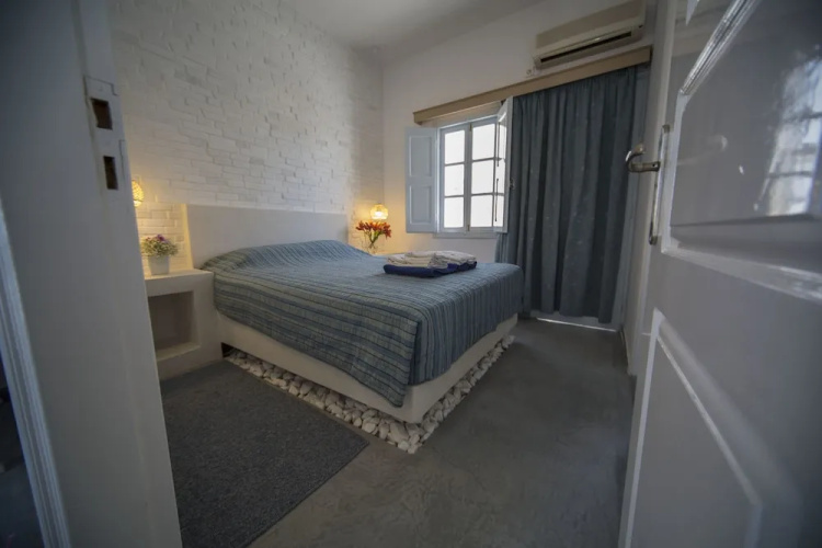Ianthe Apartments & Villa