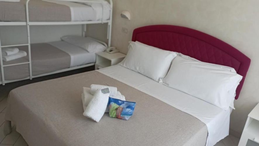 Standard Quadruple room