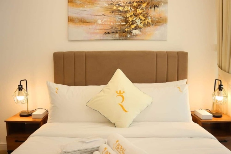 2 Bedrooms Apartment
