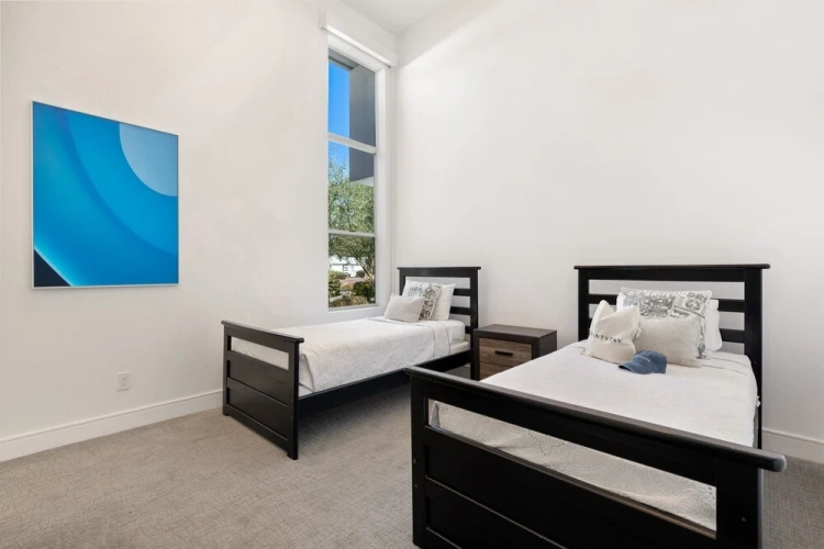 5 Bedrooms Standard room