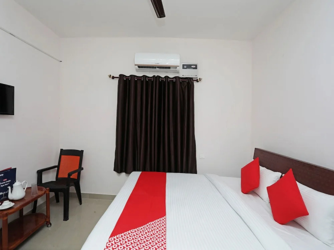 OYO 13527 Usha Residdency