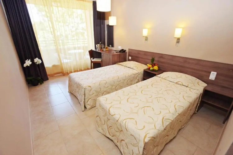 Standard Twin room with balcony