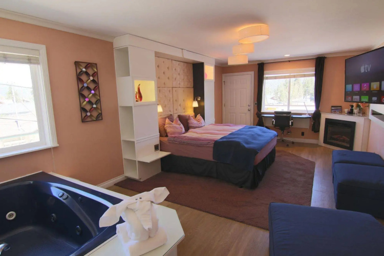 Big Bear Spa Suites