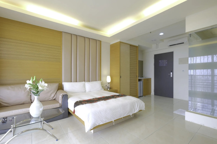LJ hotel