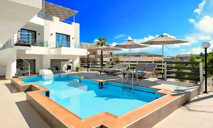 Pnoe Beachside Living