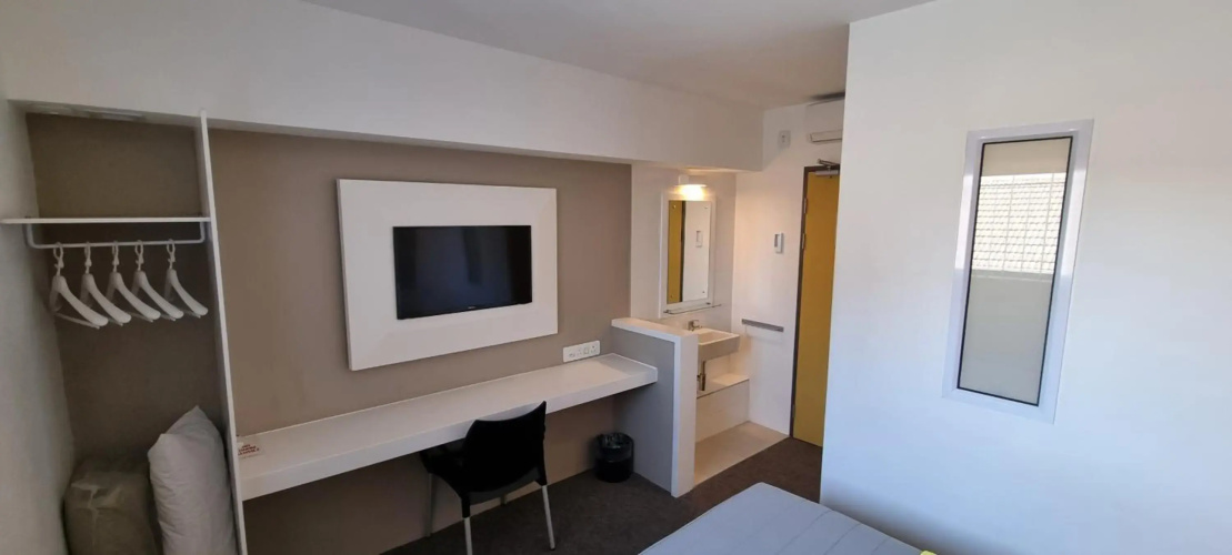 Check Inn Hotel