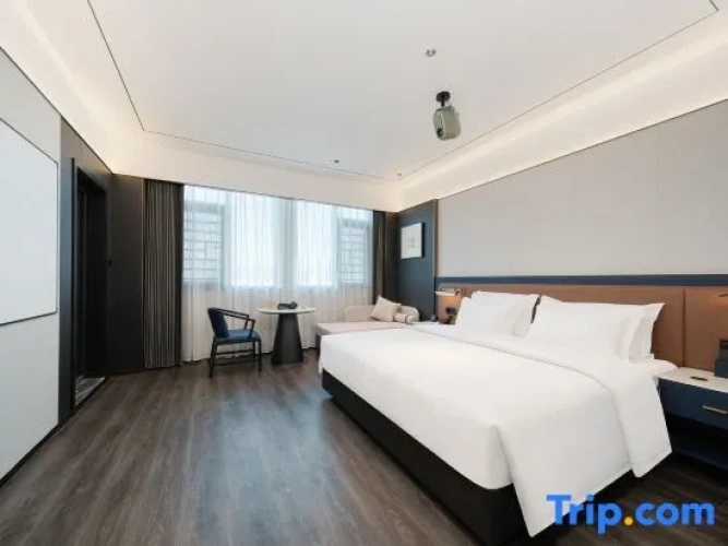 Suite with balcony