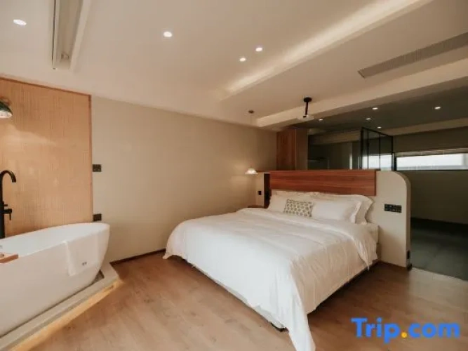 Standard Double room with courtyard view