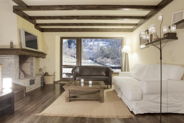 5 Bedrooms Chalet