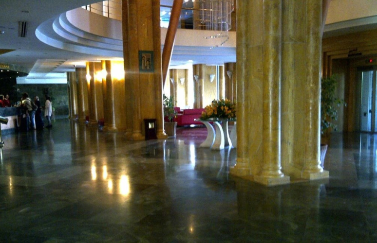 Chamran Grand Hotel