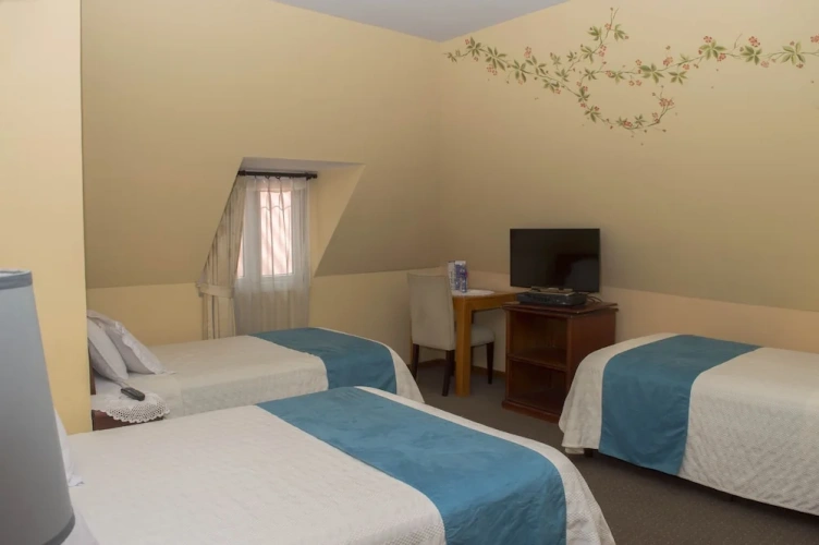 Standard Triple room