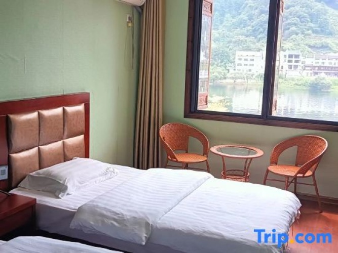 Standard Double room with river view