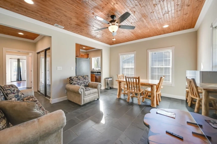 2 Bedrooms Cottage