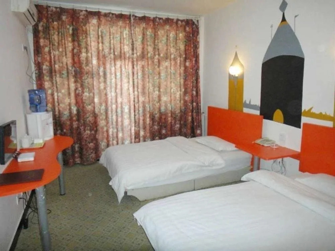 Friday Hotel