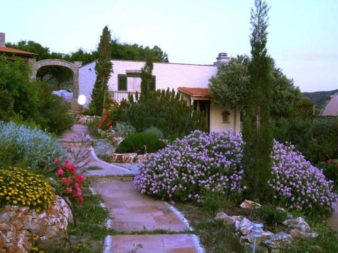 2 Bedrooms Cottage