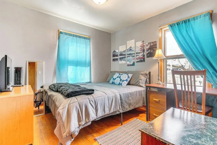 < 1 Mi to Route 66: Home w/ Large Yard!