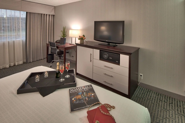Somerset Inn