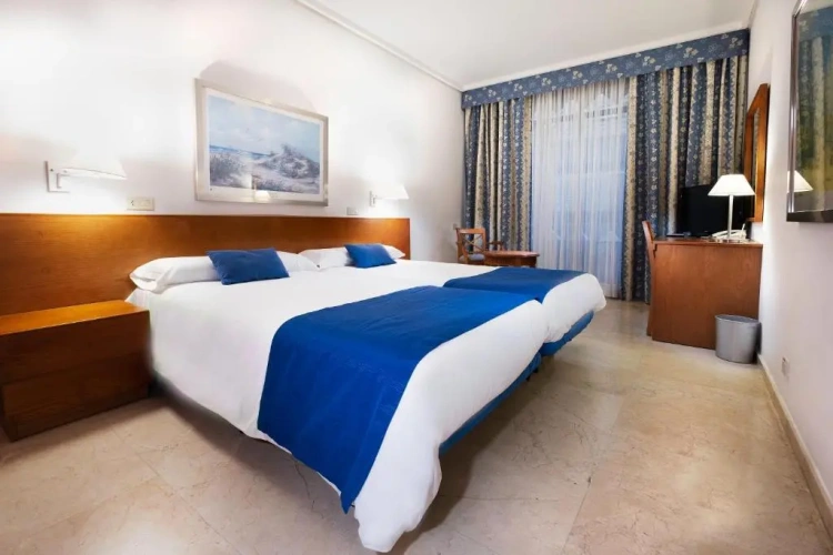 Twin room