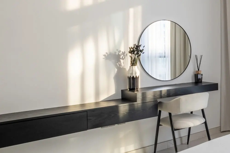SuperHost - Serene 1BR in District One With Artificial Beach